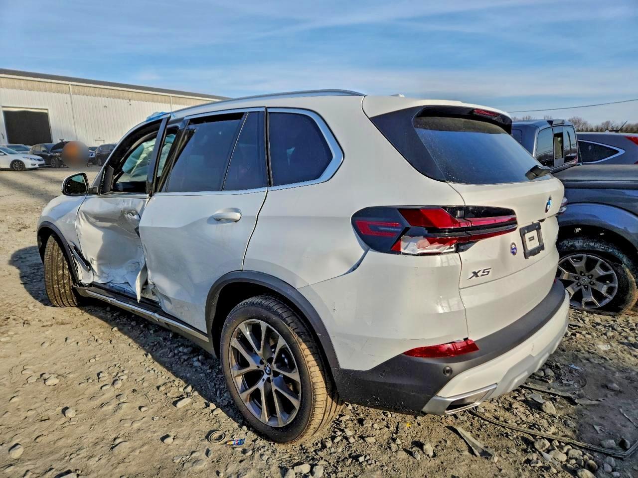 2026 BMW X5 xDrive40I - Image 2