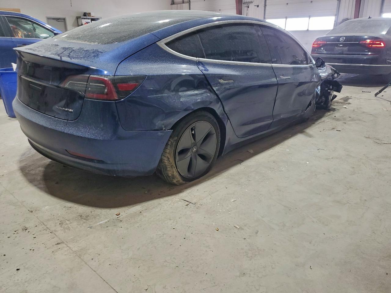 2018 Tesla Model 3 - Фото 3