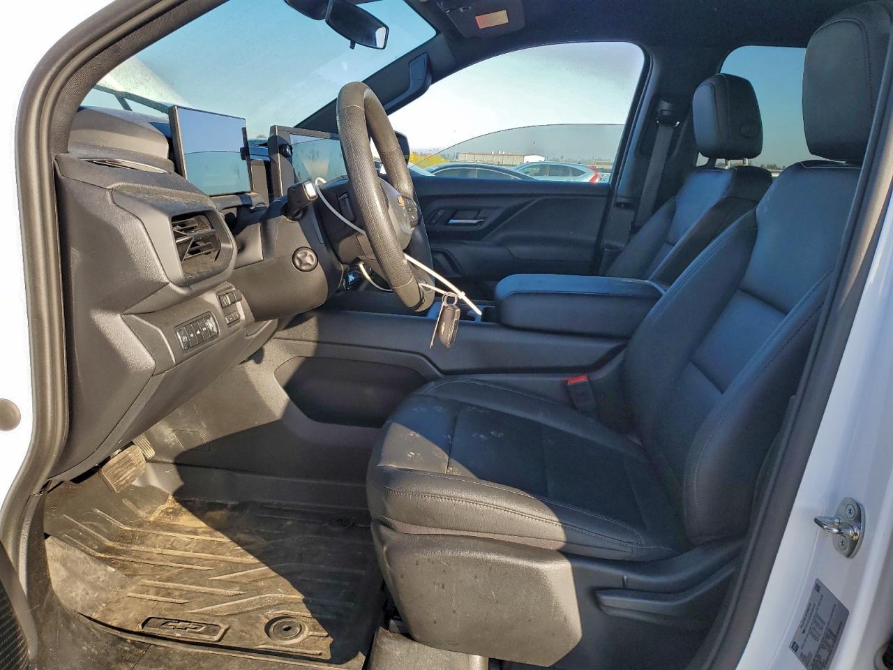 2024 Chevrolet Silverado - Image 7