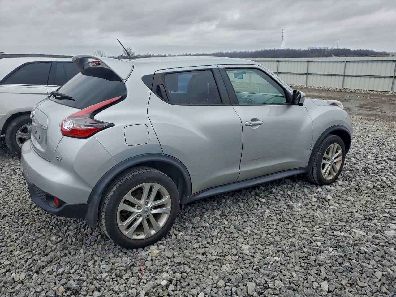 2015 Nissan Juke S - Фото 3