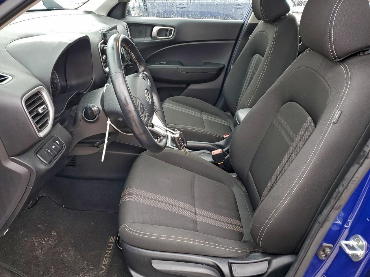 2022 Hyundai Venue Sel - Image 7