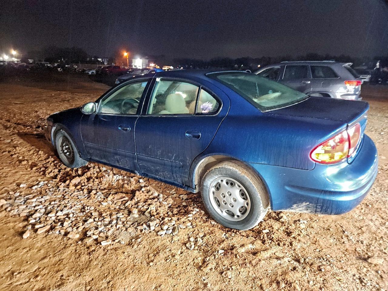 2003 Oldsmobile Alero Gx - Image 2