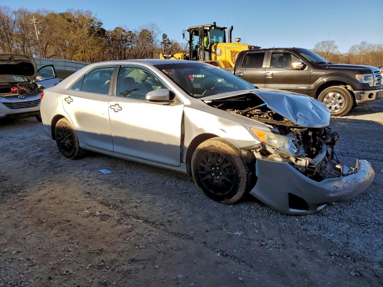 2013 Toyota Camry L - Фото 4