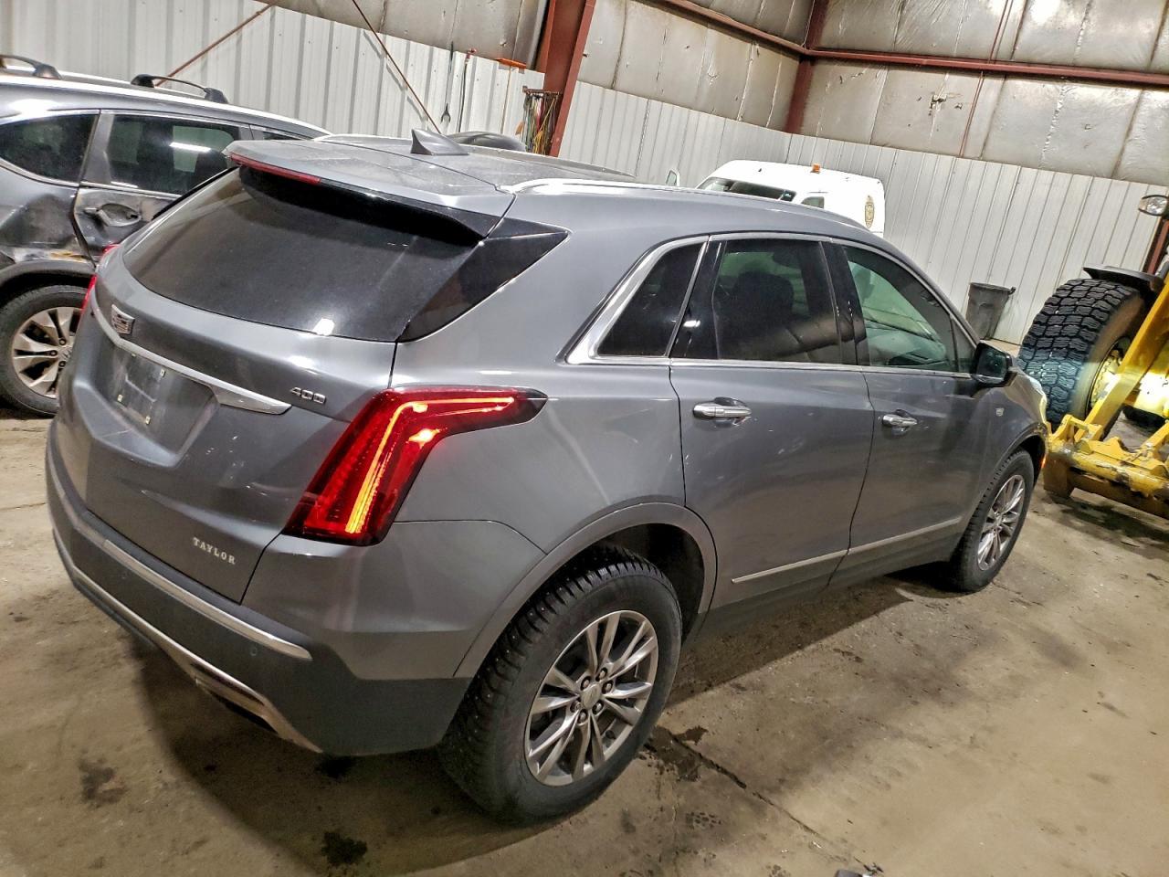 2022 Cadillac Xt5 Premium Luxury - Image 3