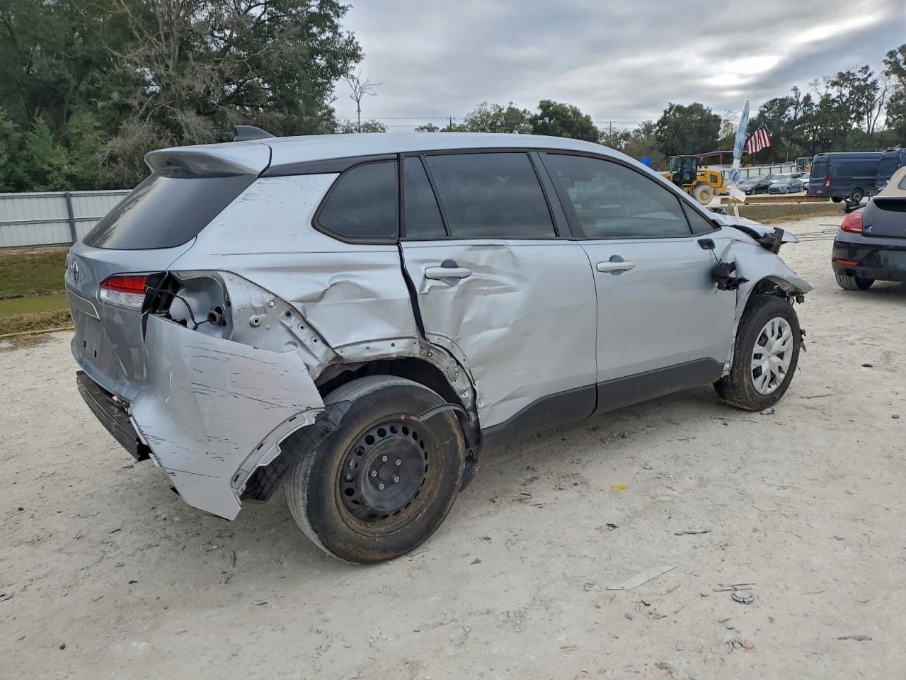 2022 Toyota Corolla Cross L - Фото 3