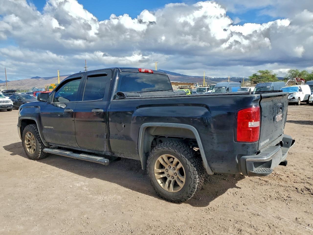 2015 GMC Sierra - Image 2