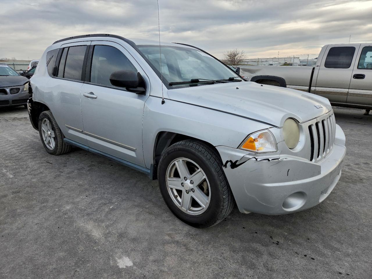 2010 Jeep Compass - Image 4