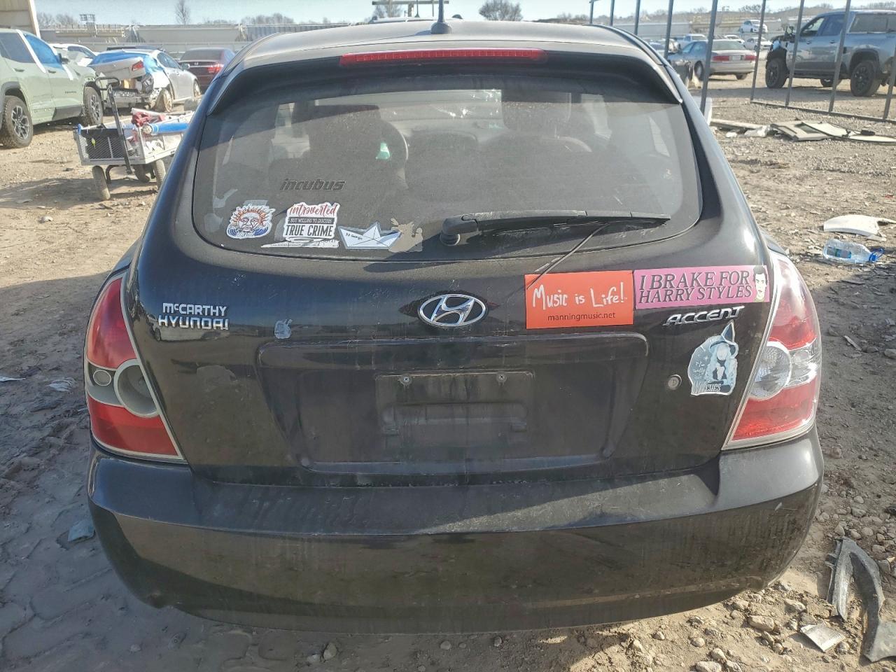 2010 Hyundai Accent Blue - Image 6