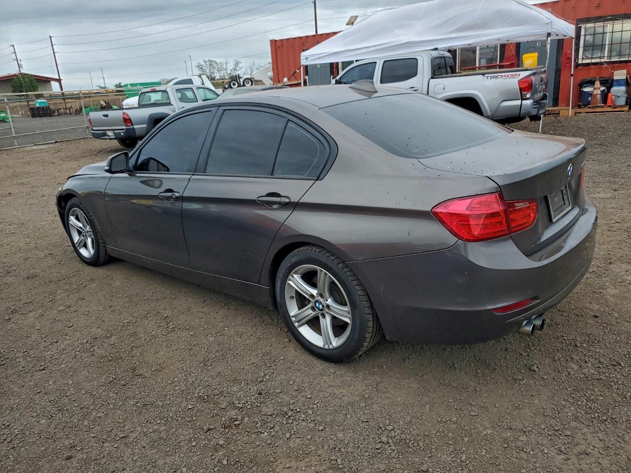 2013 BMW 328 I - Фото 2
