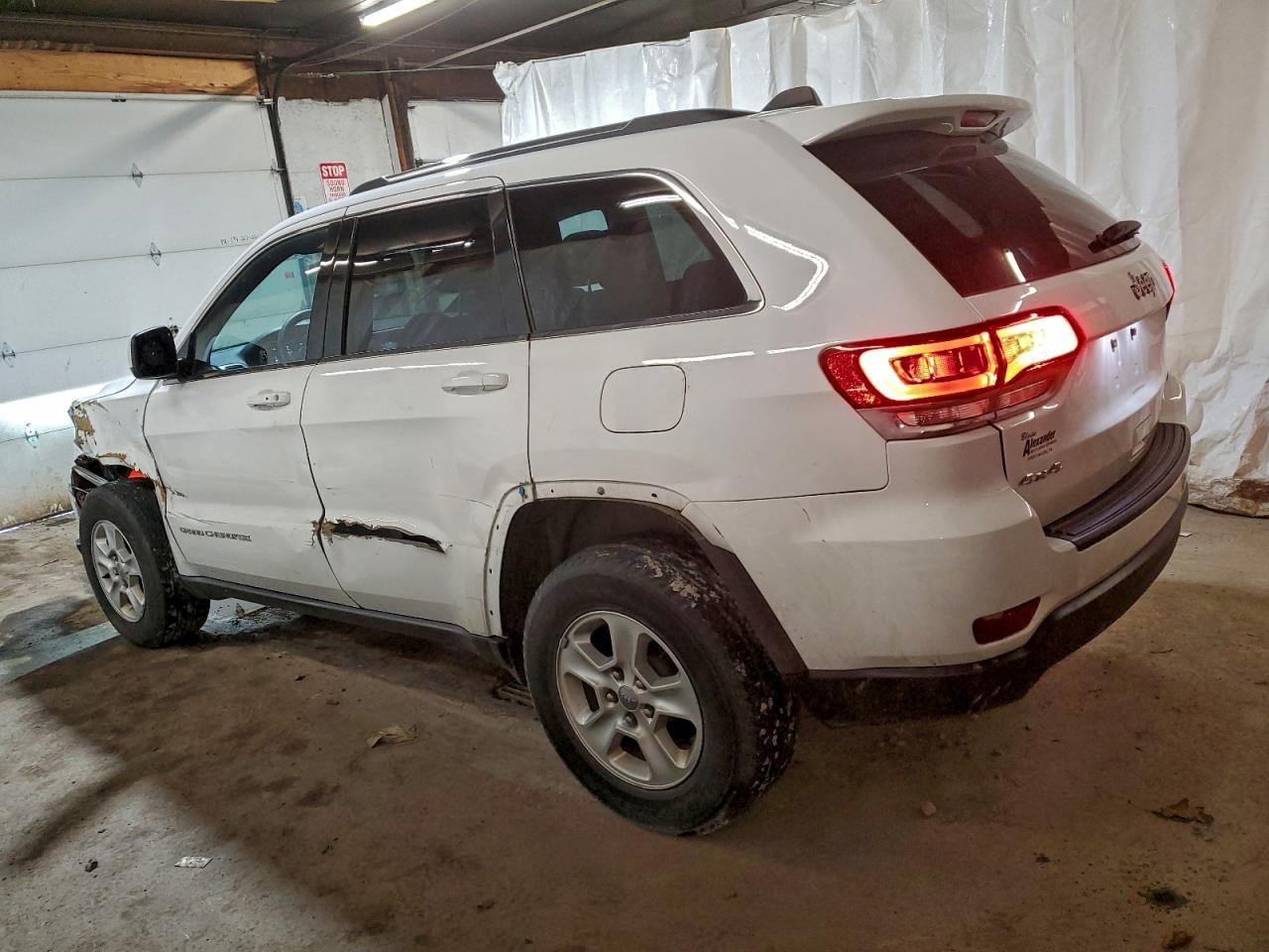 2015 Jeep Grand Cherokee Laredo - Image 2