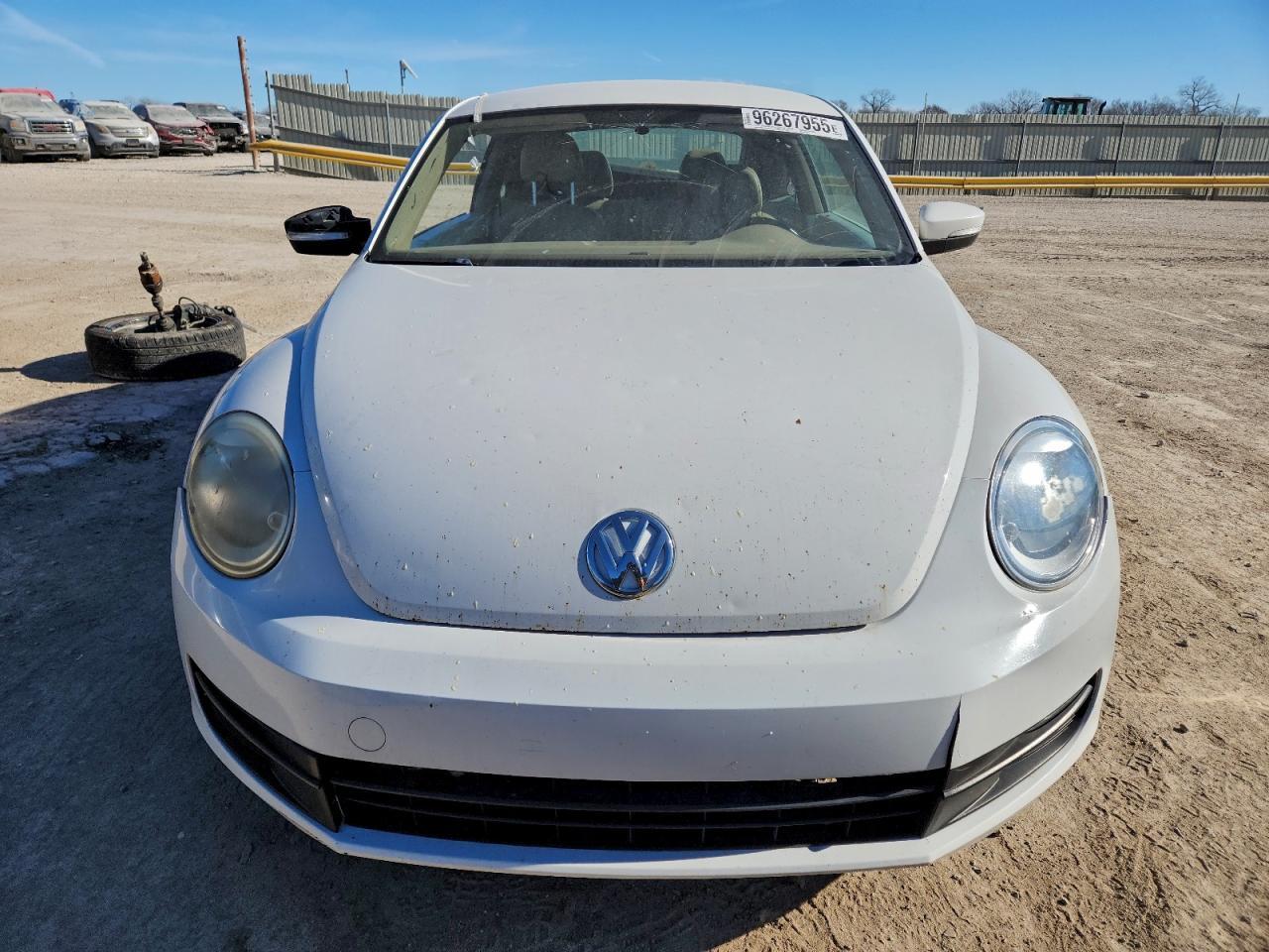 2013 Volkswagen Beetle - Image 5