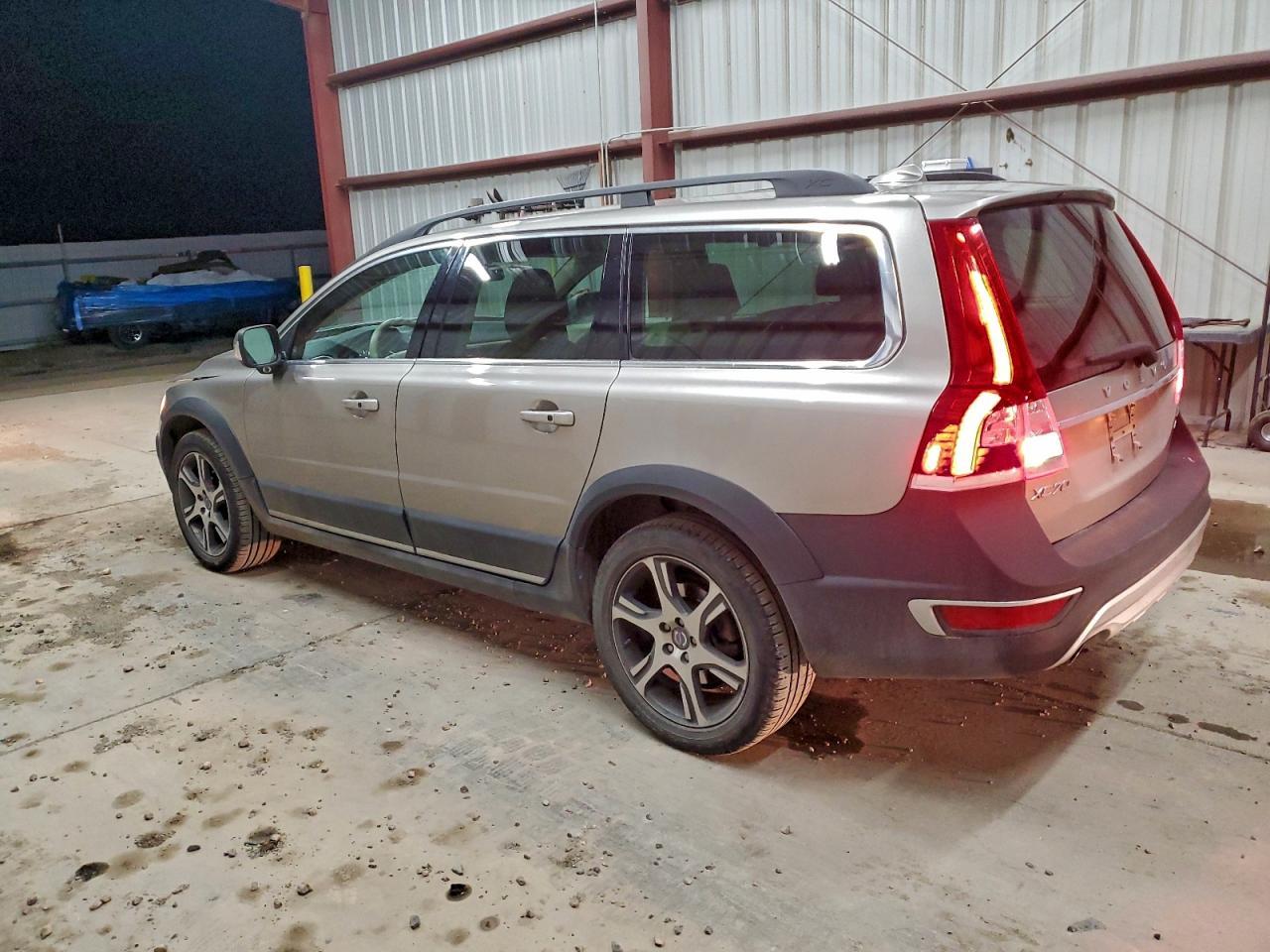 2014 Volvo Xc70 T6 - Image 2