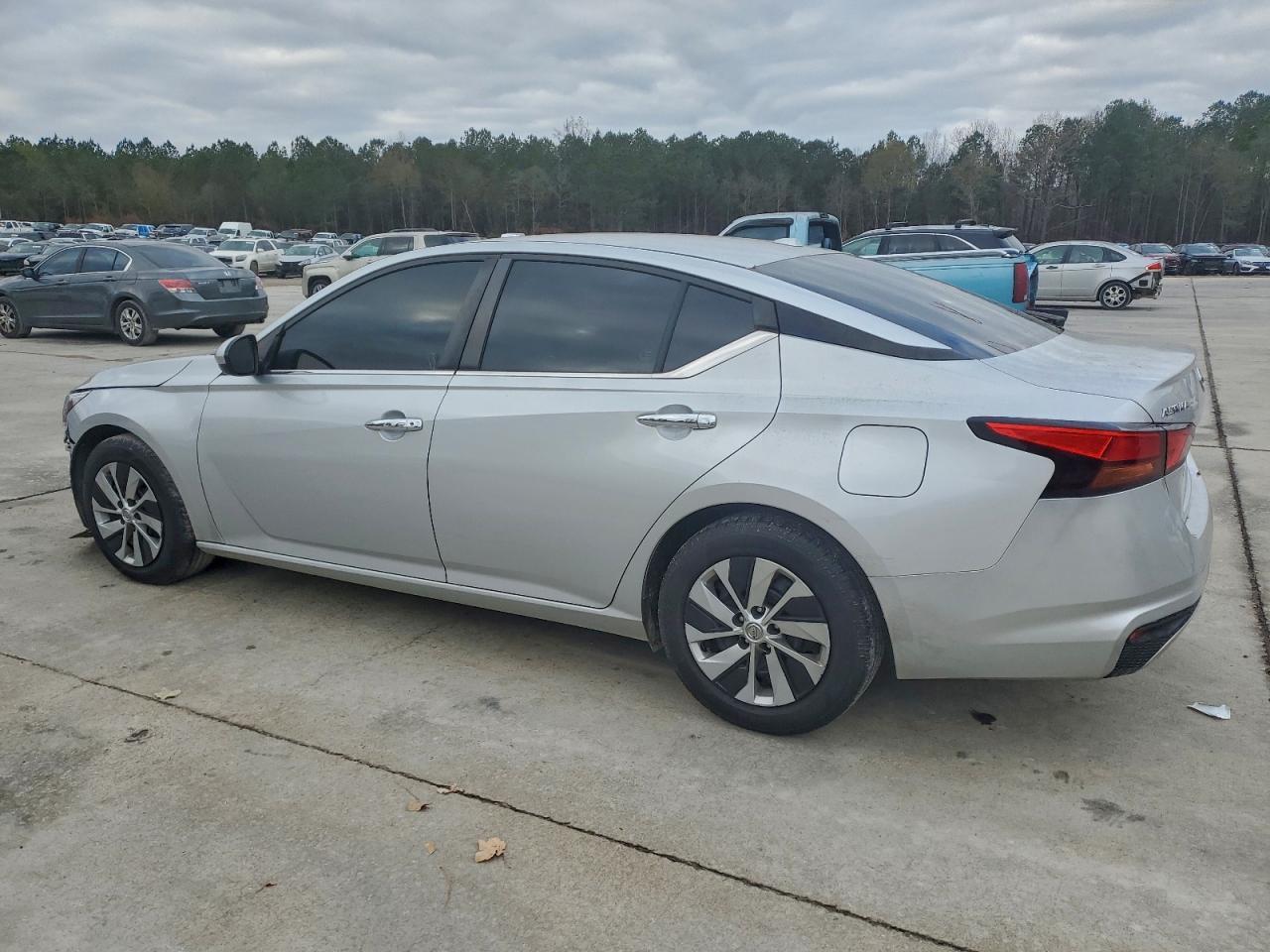 2020 Nissan Altima S - Image 2