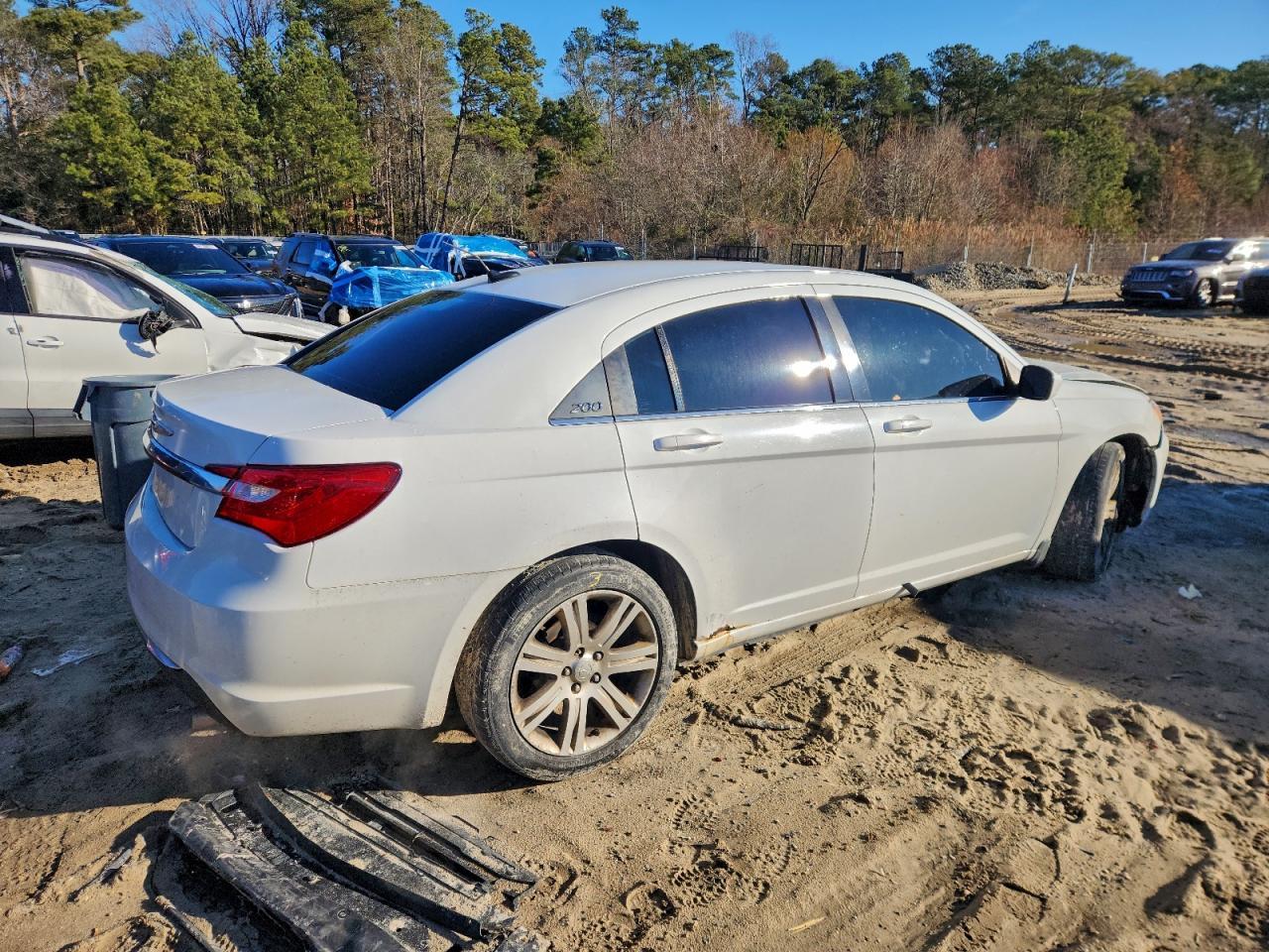 2011 Chrysler 200 Touring - Фото 3