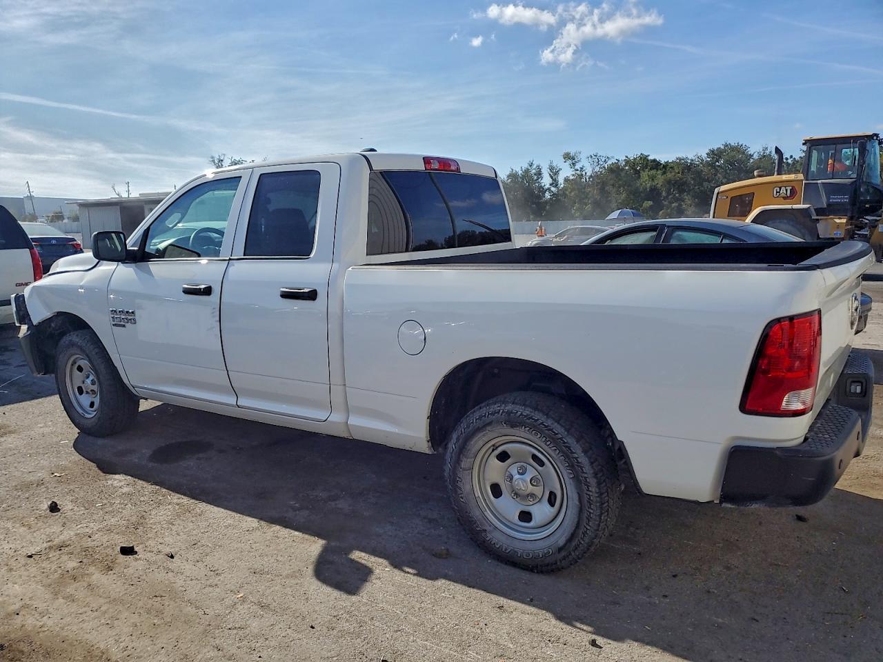 2023 Ram 1500 Classic Tradesman - Фото 2