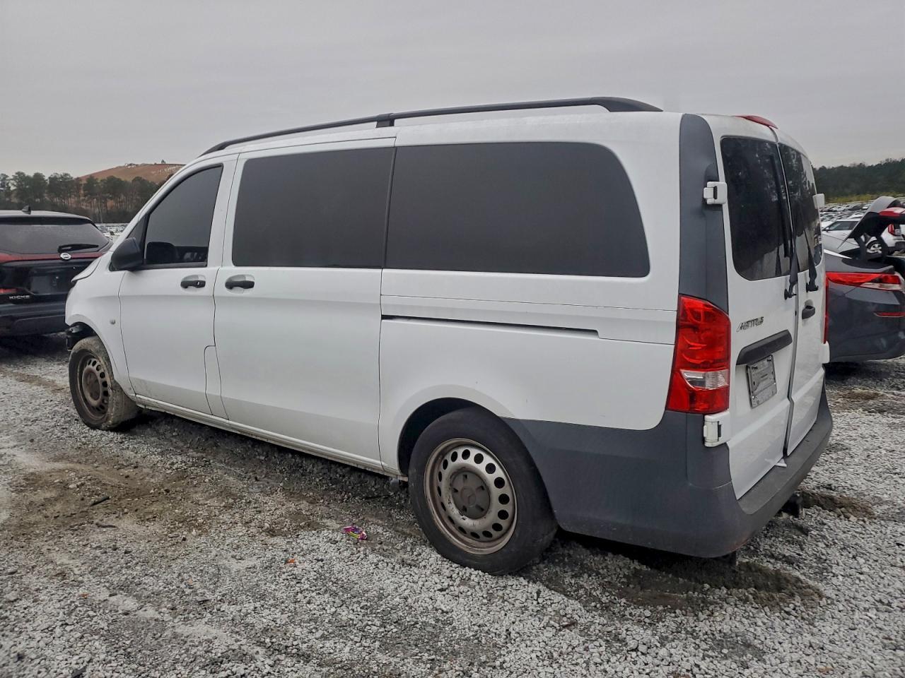 2016 Mercedes-Benz Metris - Фото 2