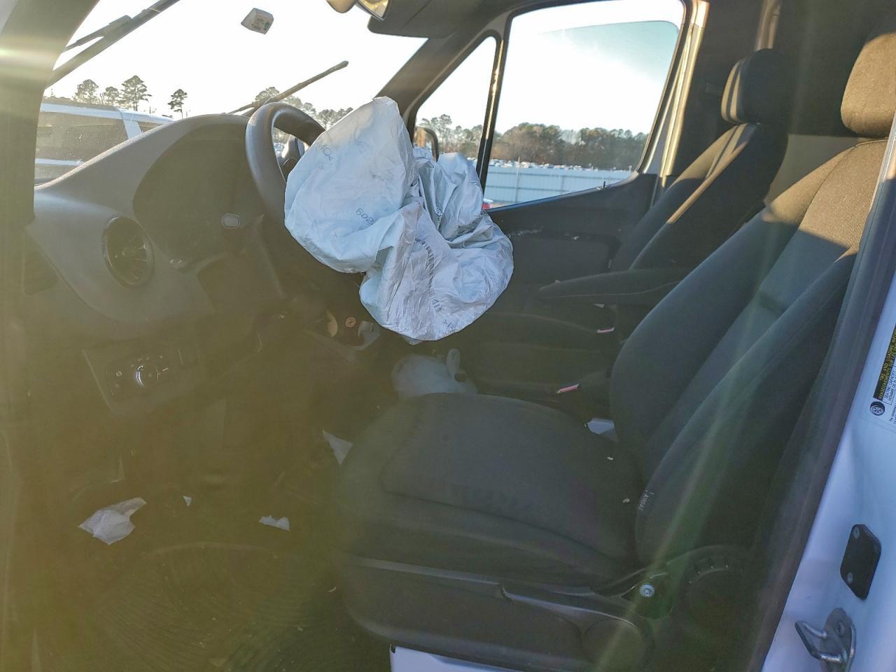 2020 Mercedes-Benz Sprinter 2500 - Image 7