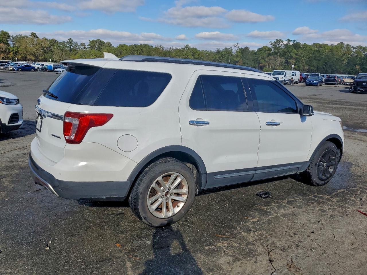 2016 Ford Explorer Xlt - Фото 3
