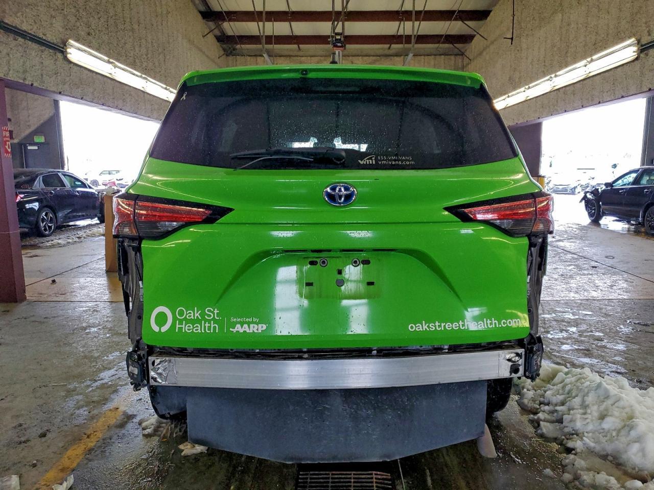 2022 Toyota Sienna Le - Фото 6