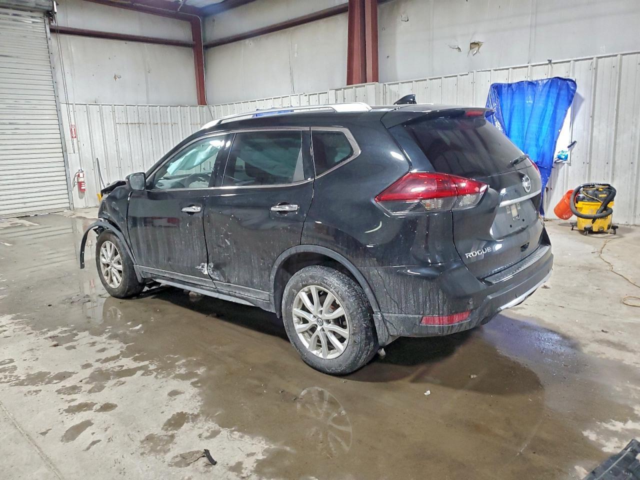 2020 Nissan Rogue Sv - Image 2