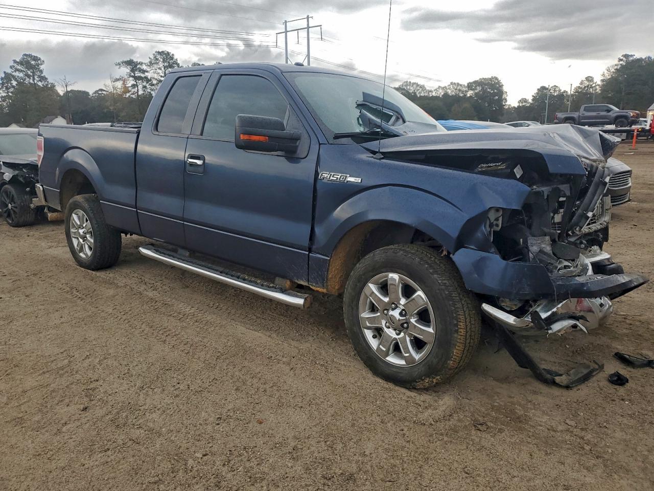 2014 Ford F150 Super Cab - Image 4