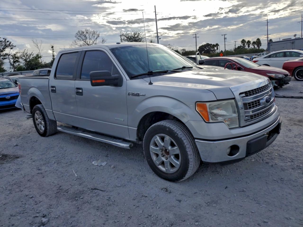 2013 Ford F150 Supercrew - Фото 4