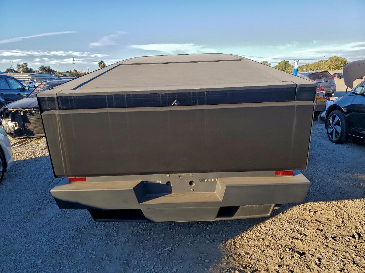 2024 Tesla Cybertruck - Image 6