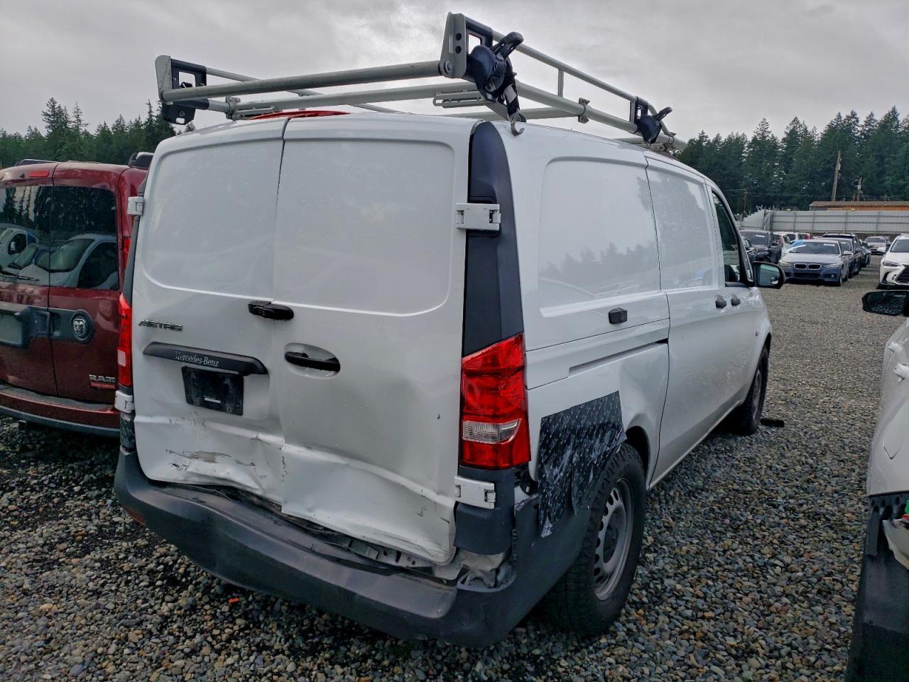 2022 Mercedes Benz Metris Delivery Van - Фото 3