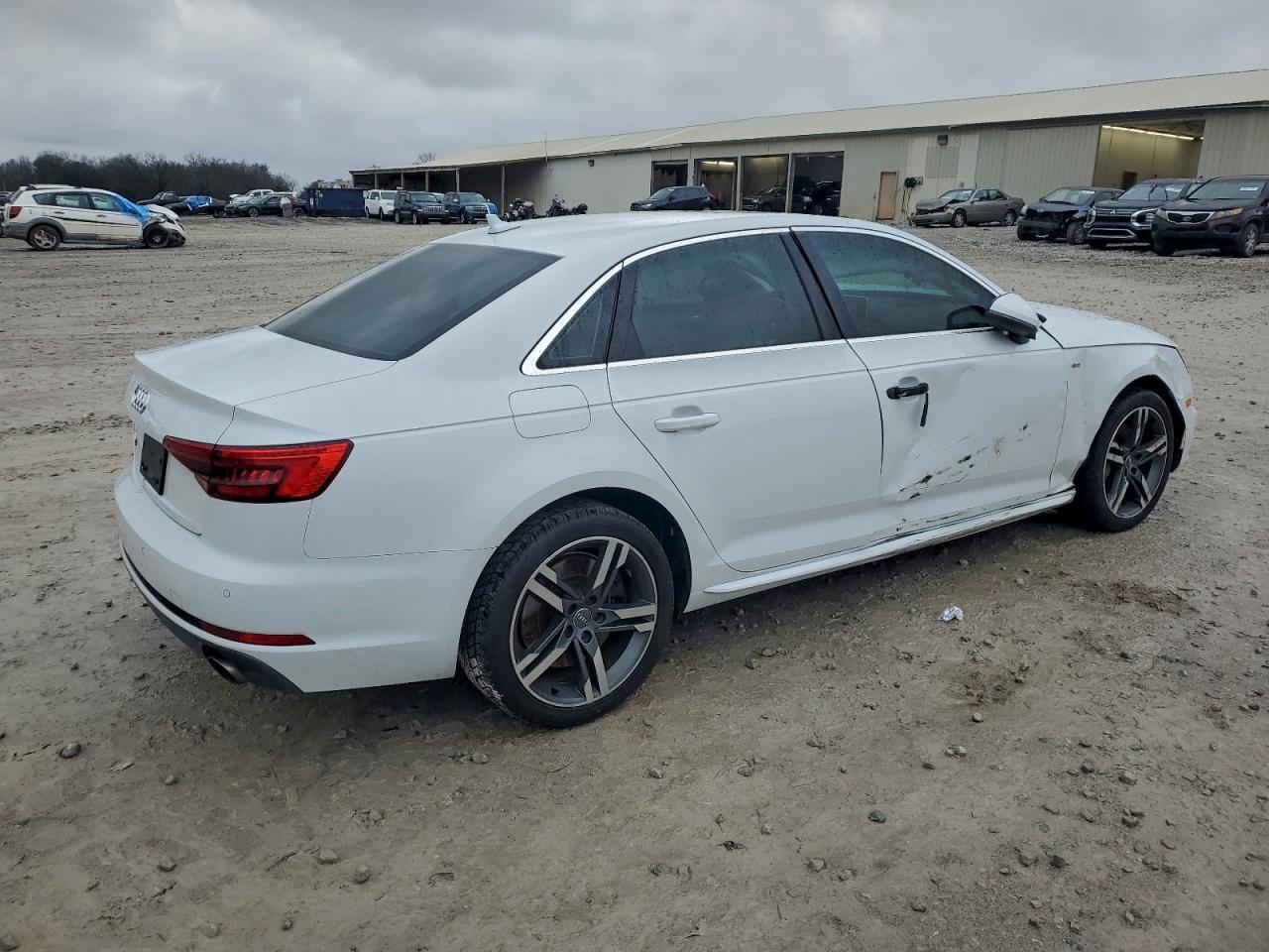2017 Audi A4 Premium Plus - Фото 3