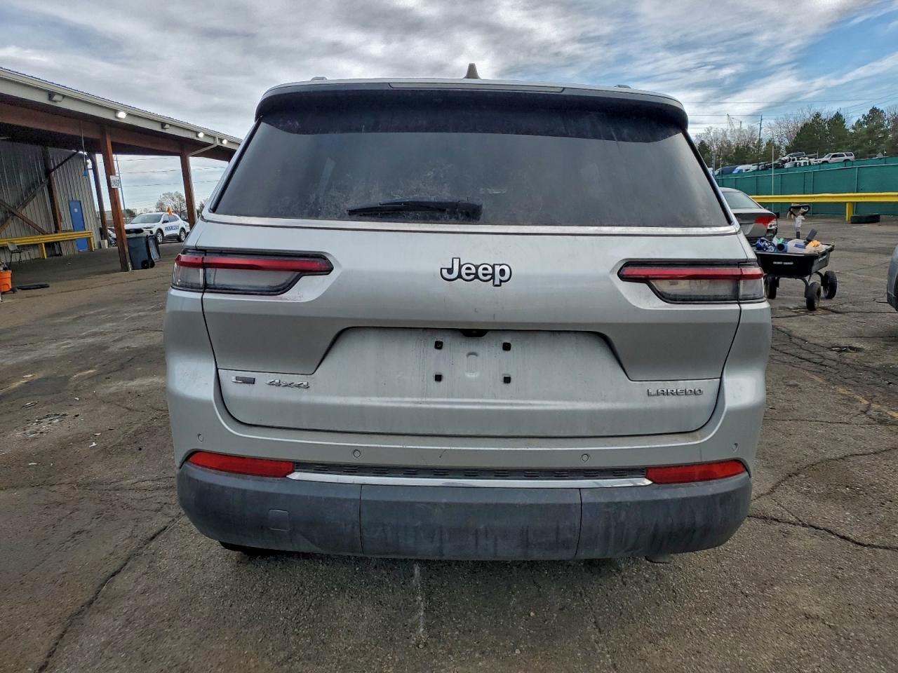 2023 Jeep Grand Cherokee L Laredo - Image 6