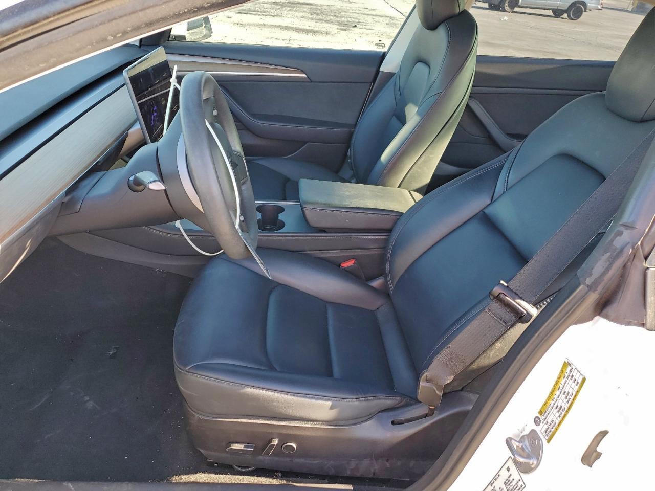 2023 Tesla Model 3 - Фото 7