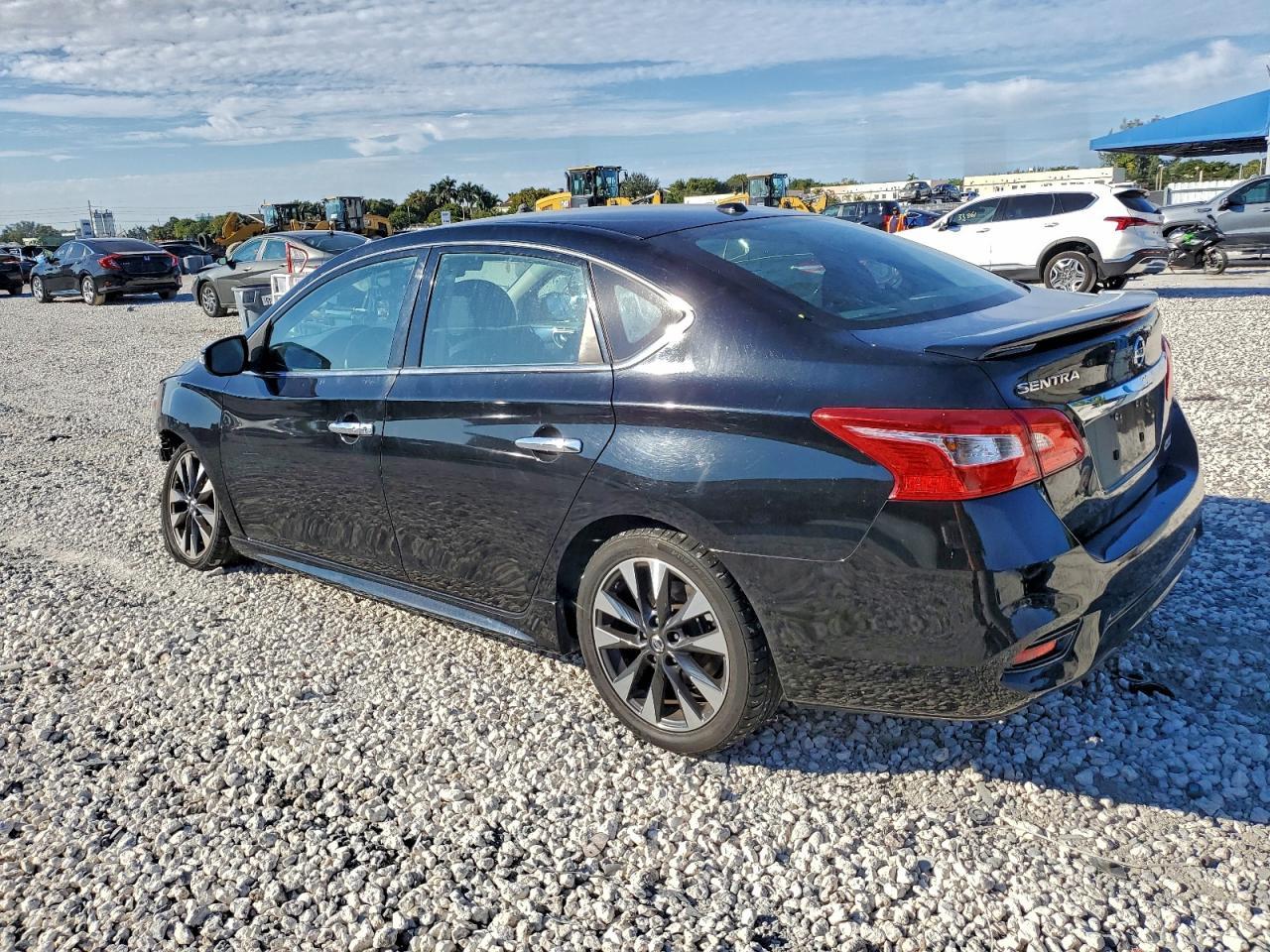 2019 Nissan Sentra S - Фото 2