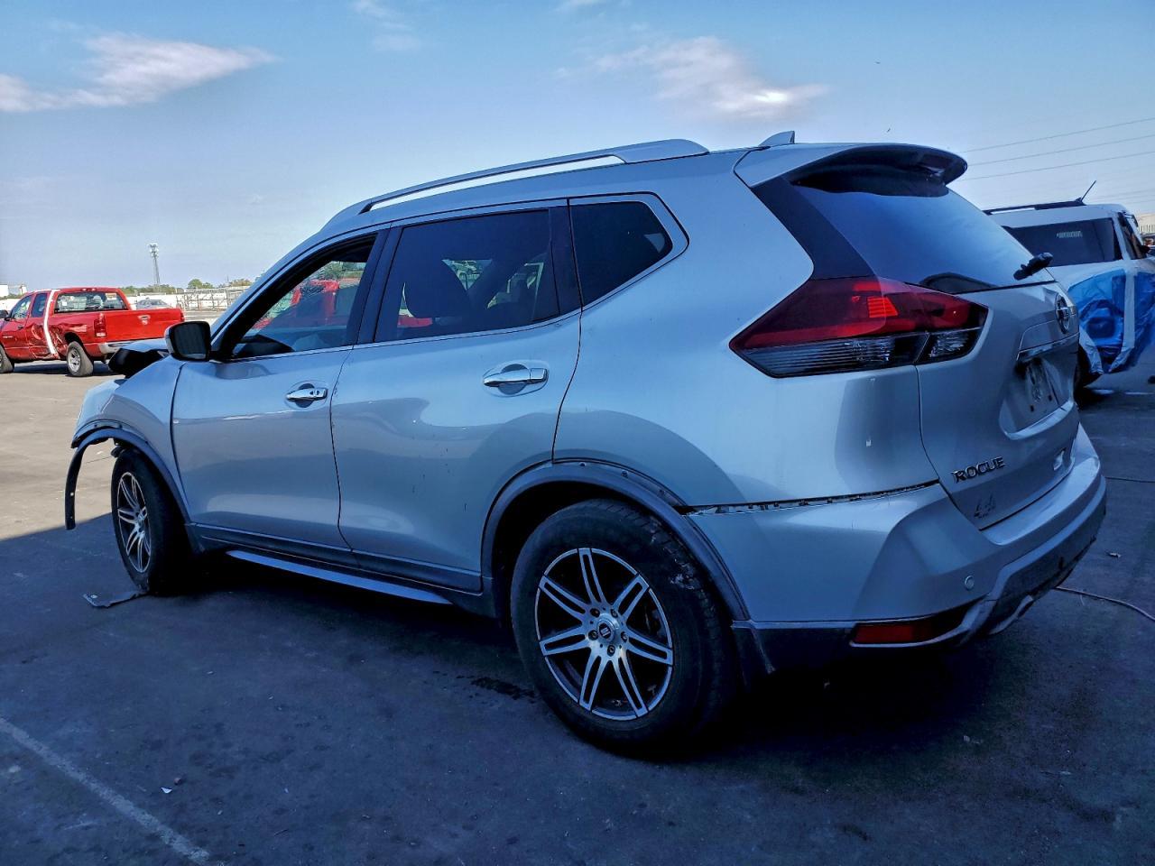 2019 Nissan Rogue S - Фото 2