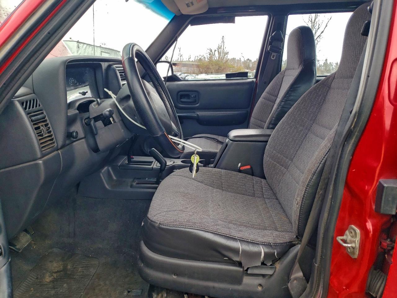 1999 Jeep Cherokee Sport - Фото 7