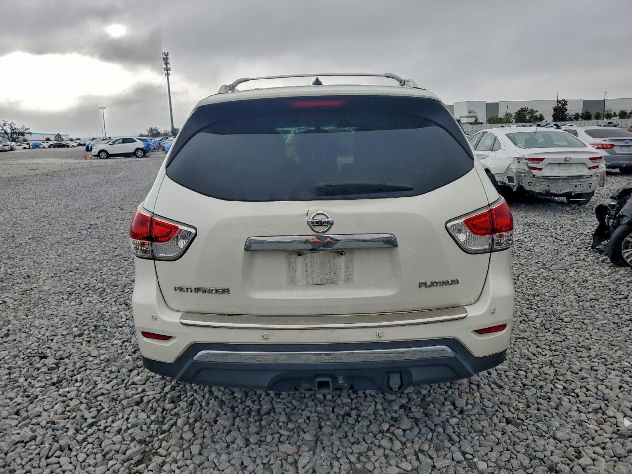 2016 Nissan Pathfinder S - Фото 6