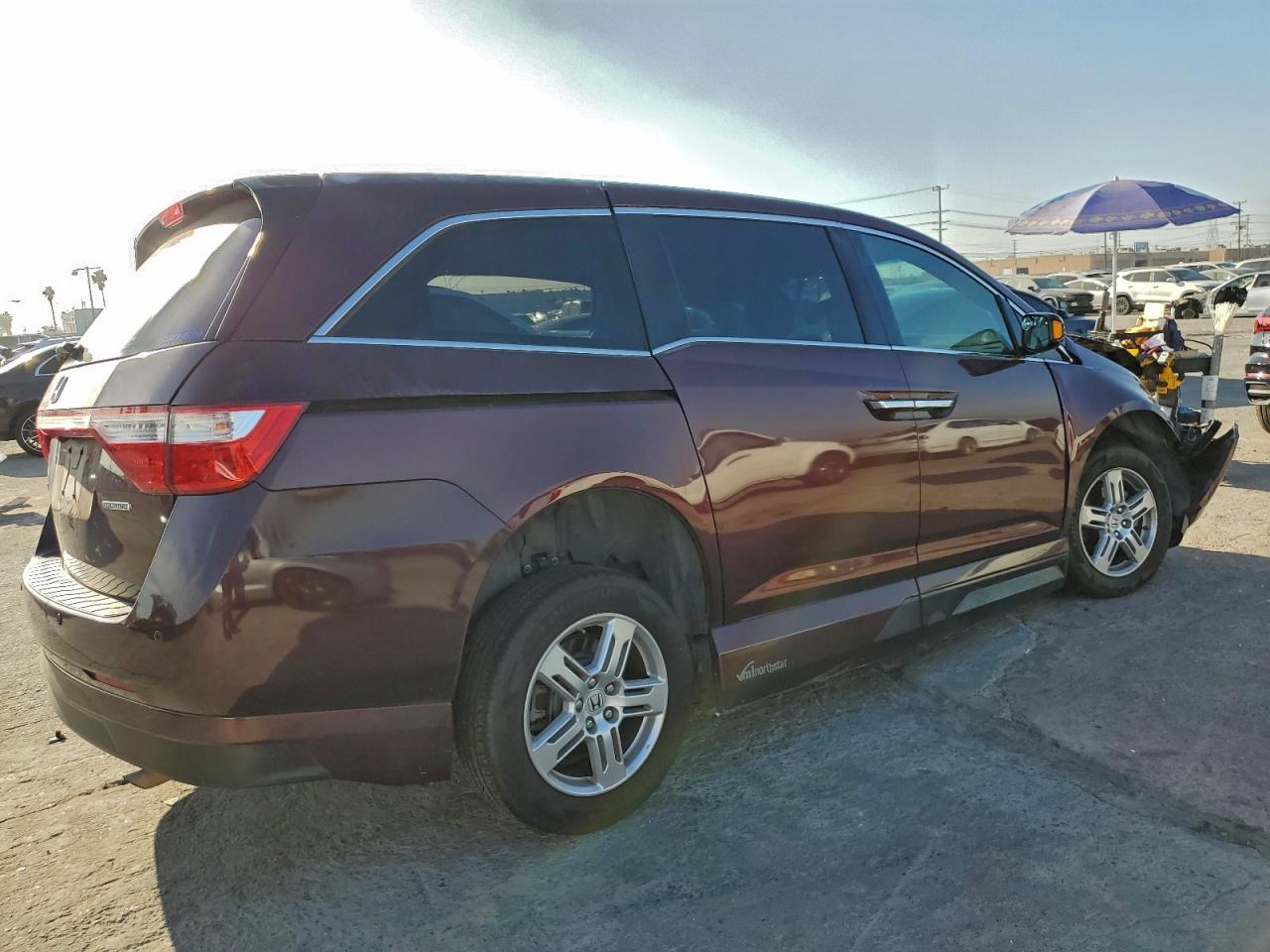 2012 Honda Odyssey Touring - Фото 3