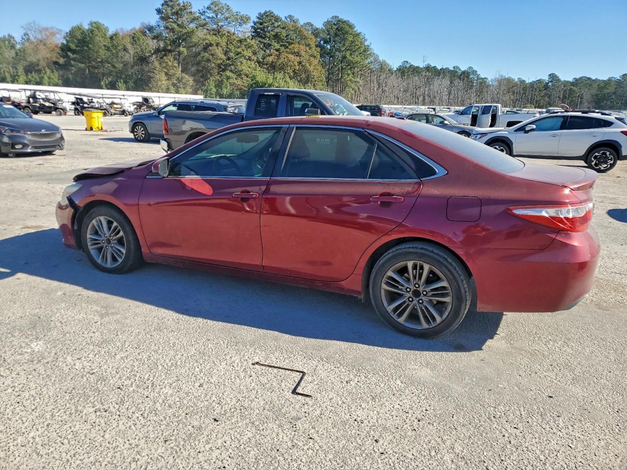 2015 Toyota Camry Le - Фото 2