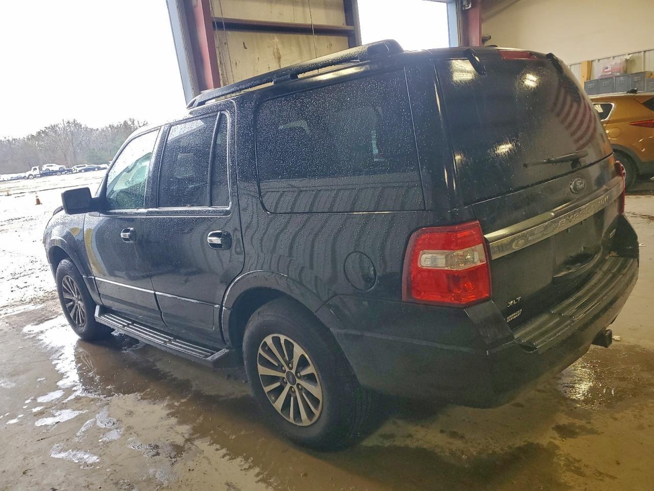 2017 Ford Expedition Xlt - Image 2