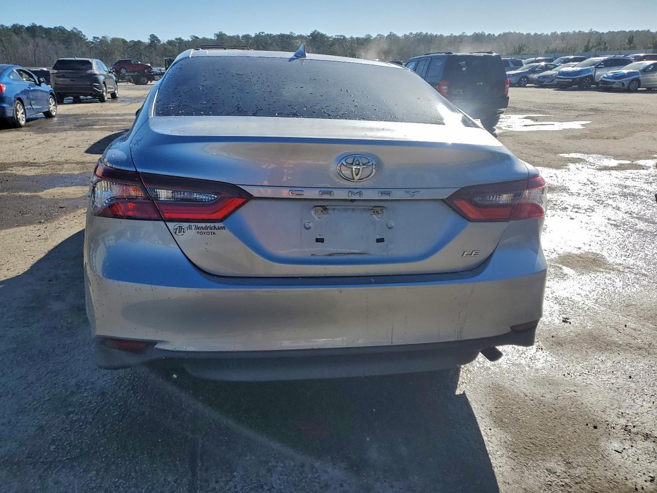 2023 Toyota Camry Le - Фото 6