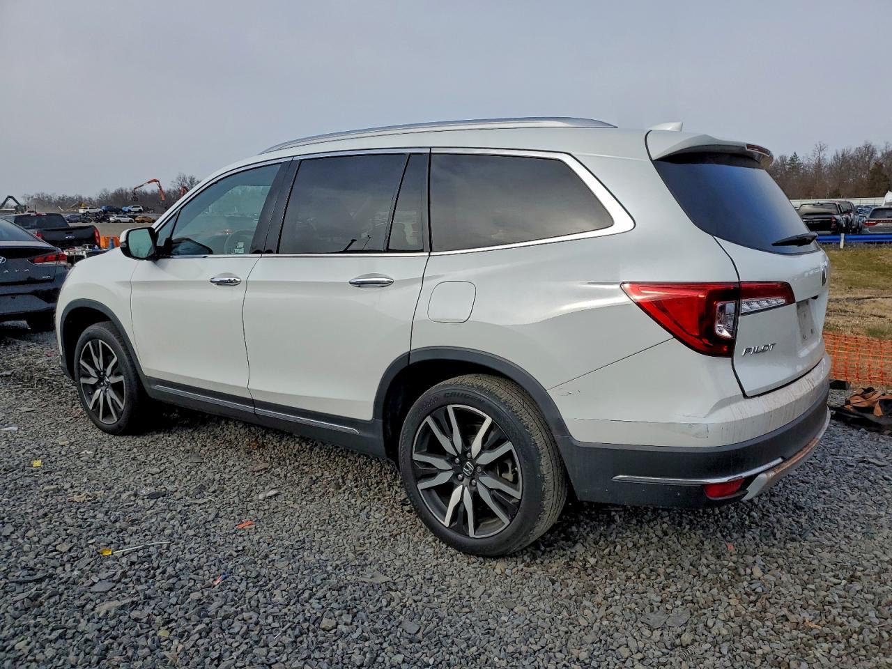 2022 Honda Pilot Touring - Фото 2