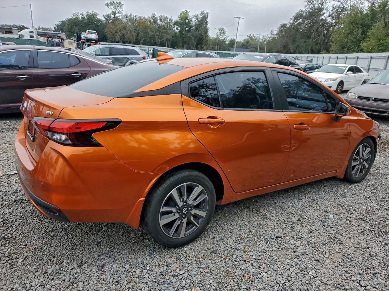 2020 Nissan Versa Sv - Image 3