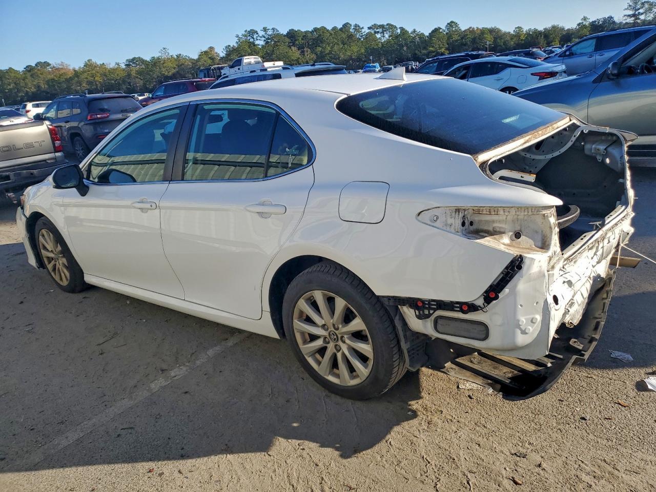 2019 Toyota Camry - Фото 2