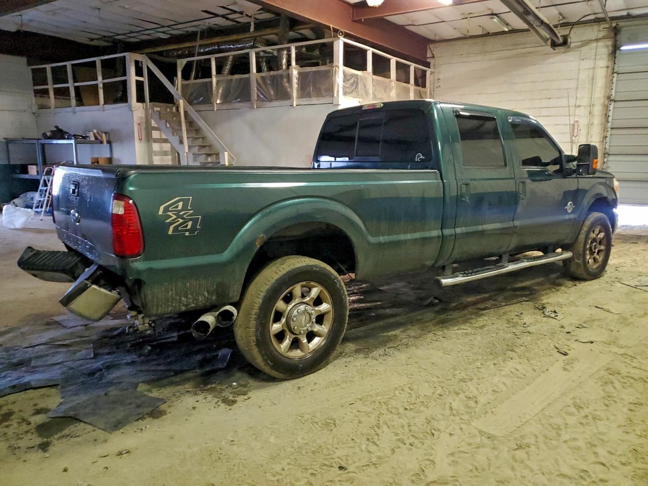 2011 Ford F350 Super Duty - Фото 3