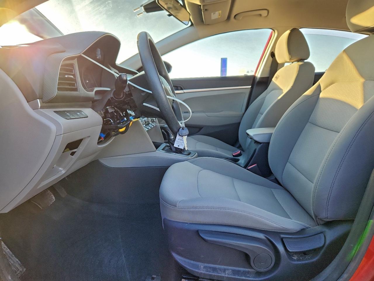 2020 Hyundai Elantra Se - Фото 7