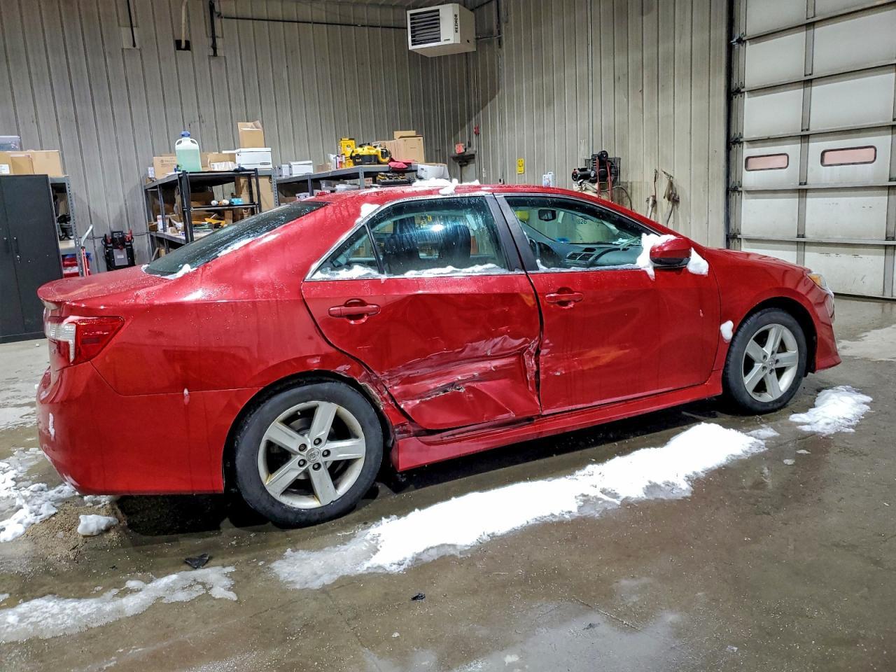 2013 Toyota Camry L - Фото 3