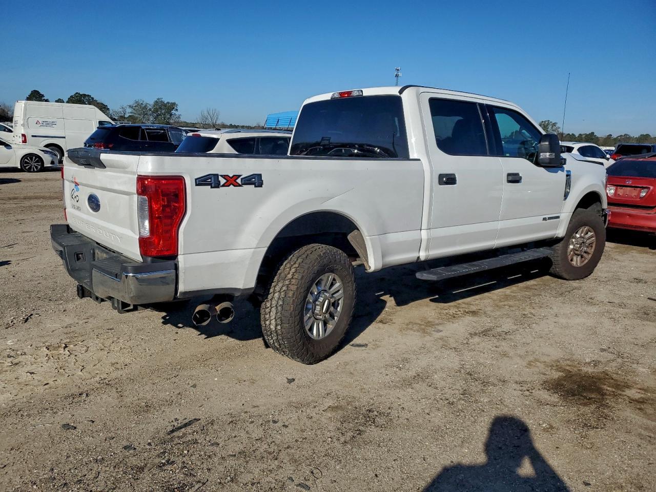 2019 Ford F250 Super Duty - Фото 3