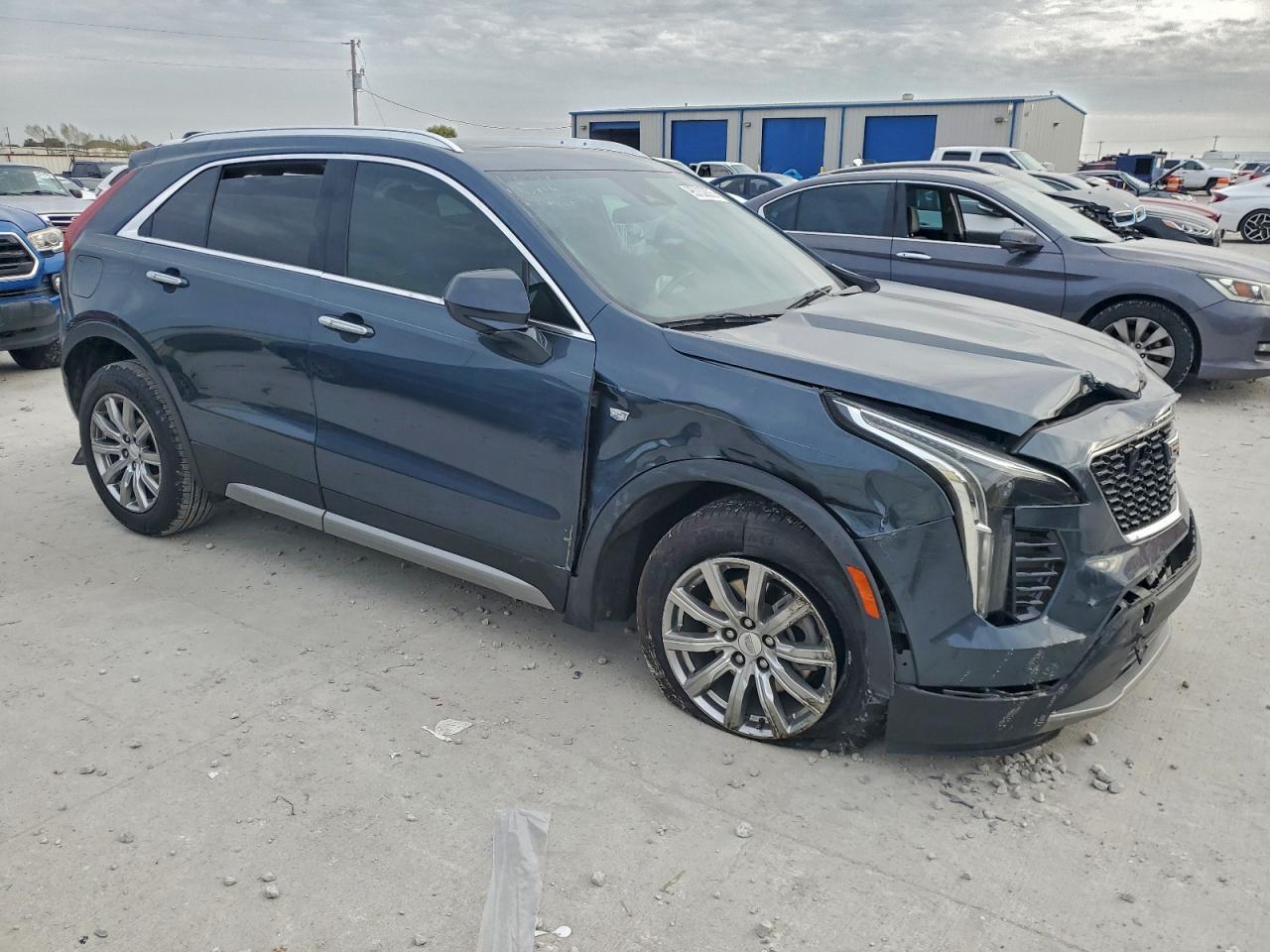 2020 Cadillac Xt4 Premium Luxury - Image 4