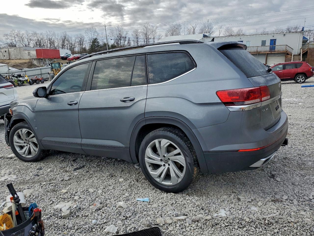 2022 Volkswagen Atlas Se - Image 2