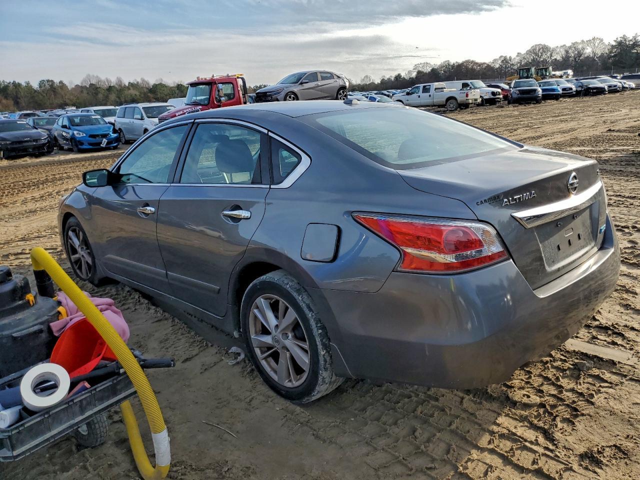2014 Niss Altima - Фото 2