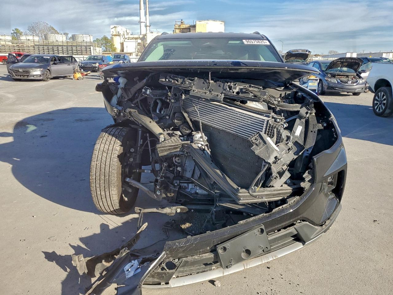 2025 Ford Explorer Active - Image 5